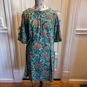 Fabindia Block Print Kurta 
Side slits and sleeve plackets
Beautiful cotton